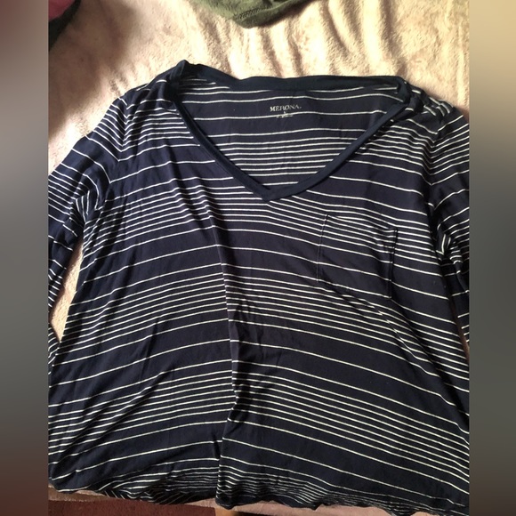 New without tags comfy tee - Picture 4 of 4